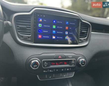 Серый Киа Соренто, объемом двигателя 2.36 л и пробегом 100 тыс. км за 18700 $, фото 8 на Automoto.ua