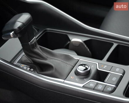 Серый Киа Соренто, объемом двигателя 2.5 л и пробегом 1 тыс. км за 43500 $, фото 20 на Automoto.ua