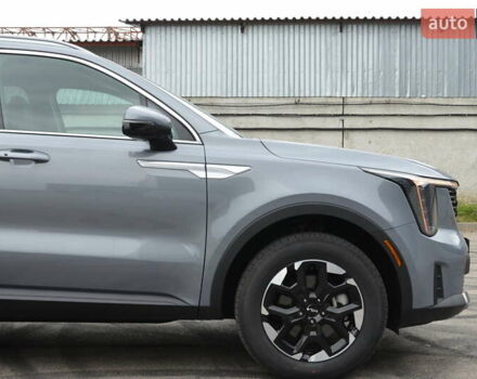 Серый Киа Соренто, объемом двигателя 2.5 л и пробегом 1 тыс. км за 43500 $, фото 5 на Automoto.ua