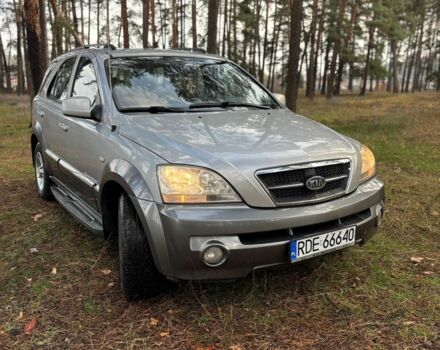 Серый Киа Соренто, объемом двигателя 2.5 л и пробегом 250 тыс. км за 4600 $, фото 1 на Automoto.ua