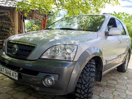 Сірий Кіа Соренто, об'ємом двигуна 2.5 л та пробігом 159 тис. км за 5800 $, фото 1 на Automoto.ua