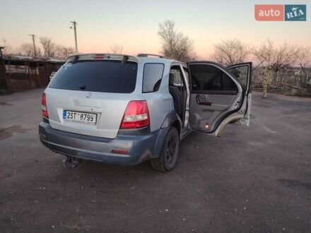 Серый Киа Соренто, объемом двигателя 2.5 л и пробегом 300 тыс. км за 3500 $, фото 1 на Automoto.ua