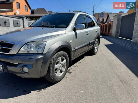 Серый Киа Соренто, объемом двигателя 2.5 л и пробегом 300 тыс. км за 3800 $, фото 1 на Automoto.ua