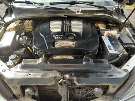 Серый Киа Соренто, объемом двигателя 2.5 л и пробегом 250 тыс. км за 20000 $, фото 1 на Automoto.ua