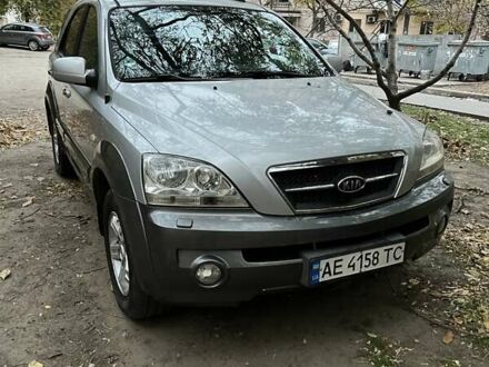 Серый Киа Соренто, объемом двигателя 2.5 л и пробегом 300 тыс. км за 7100 $, фото 1 на Automoto.ua
