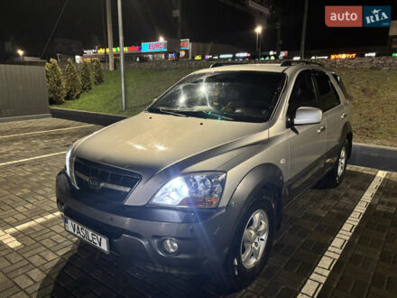 Серый Киа Соренто, объемом двигателя 2.5 л и пробегом 226 тыс. км за 9200 $, фото 1 на Automoto.ua