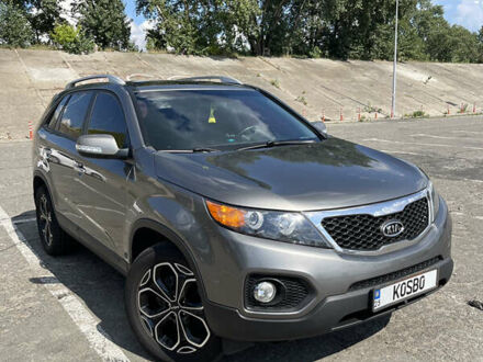 Серый Киа Соренто, объемом двигателя 2 л и пробегом 200 тыс. км за 13500 $, фото 1 на Automoto.ua