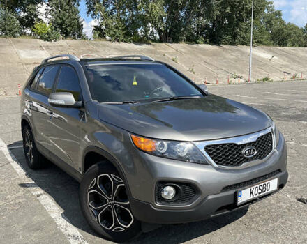 Серый Киа Соренто, объемом двигателя 2 л и пробегом 200 тыс. км за 13500 $, фото 1 на Automoto.ua