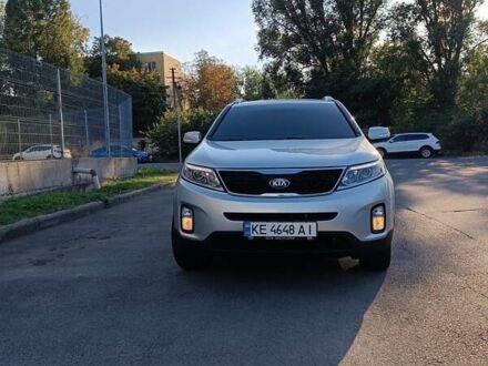 Киа Соренто 2013 в Днепре (Днепропетровске) на Automoto.ua Серый Киа Соренто, объемом двигателя 2 л и пробегом 128 тыс. км за 16800 $, фото 1 на Automoto.ua