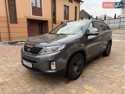 Киа Соренто 2013 в Черновцах на Automoto.ua Серый Киа Соренто, объемом двигателя 2.2 л и пробегом 213 тыс. км за 17499 $, фото 1 на Automoto.ua
