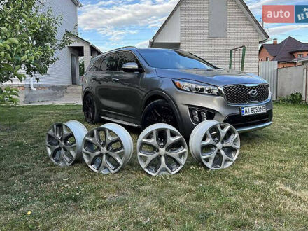 Киа Соренто 2015 в Львове на Automoto.ua Серый Киа Соренто, объемом двигателя 2 л и пробегом 194 тыс. км за 16200 $, фото 1 на Automoto.ua