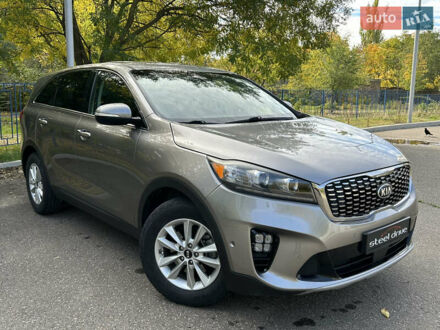Киа Соренто 2018 в Николаеве на Automoto.ua Серый Киа Соренто, объемом двигателя 3.34 л и пробегом 189 тыс. км за 17999 $, фото 1 на Automoto.ua