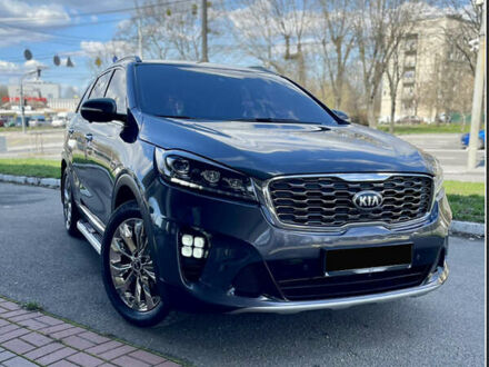 Киа Соренто 2019 в Василькове на Automoto.ua Серый Киа Соренто, объемом двигателя 2 л и пробегом 128 тыс. км за 27000 $, фото 1 на Automoto.ua