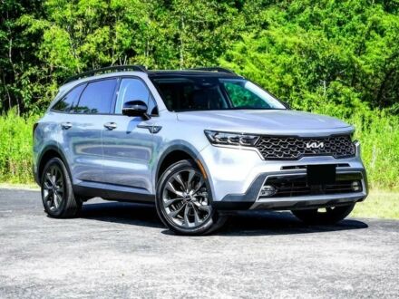 Киа Соренто 2023 в Ужгороде на Automoto.ua Серый Киа Соренто, объемом двигателя 2.5 л и пробегом 11 тыс. км за 21500 $, фото 1 на Automoto.ua