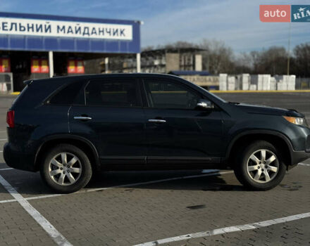 Синий Киа Соренто, объемом двигателя 2.36 л и пробегом 324 тыс. км за 9500 $, фото 1 на Automoto.ua