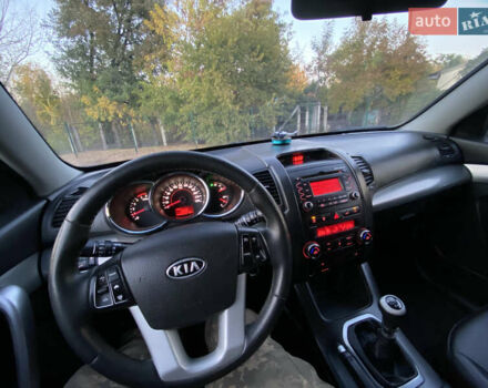 Синий Киа Соренто, объемом двигателя 2.2 л и пробегом 225 тыс. км за 11500 $, фото 17 на Automoto.ua