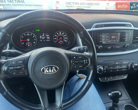 Киа Соренто 2015 в Сваляве на Automoto.ua Синий Киа Соренто, объемом двигателя 2.36 л и пробегом 188 тыс. км за 15400 $, фото 10 на Automoto.ua