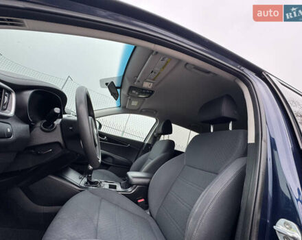 Киа Соренто 2017 в Киеве на Automoto.ua Синий Киа Соренто, объемом двигателя 2.4 л и пробегом 100 тыс. км за 15700 $, фото 36 на Automoto.ua