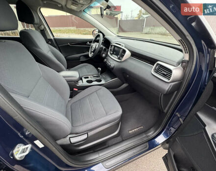 Киа Соренто 2017 в Киеве на Automoto.ua Синий Киа Соренто, объемом двигателя 2.4 л и пробегом 100 тыс. км за 15700 $, фото 48 на Automoto.ua