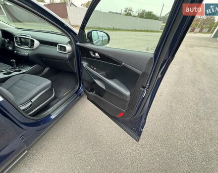 Киа Соренто 2017 в Киеве на Automoto.ua Синий Киа Соренто, объемом двигателя 2.4 л и пробегом 100 тыс. км за 15700 $, фото 49 на Automoto.ua