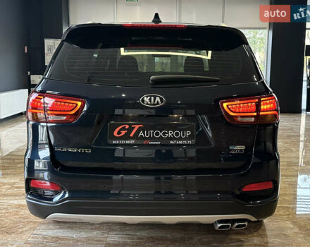 Синий Киа Соренто, объемом двигателя 2.2 л и пробегом 166 тыс. км за 25000 $, фото 8 на Automoto.ua