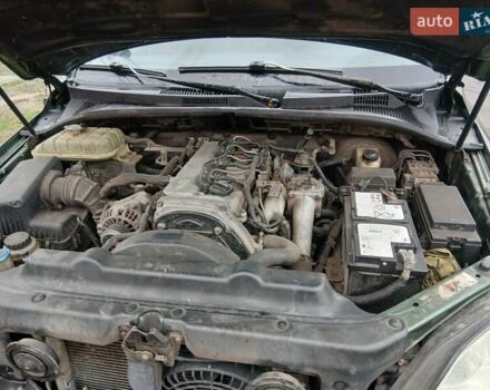 Зеленый Киа Соренто, объемом двигателя 2.5 л и пробегом 340 тыс. км за 4500 $, фото 4 на Automoto.ua