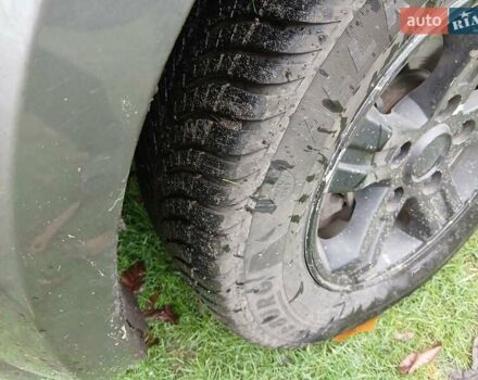 Зеленый Киа Соренто, объемом двигателя 2.5 л и пробегом 340 тыс. км за 4500 $, фото 7 на Automoto.ua