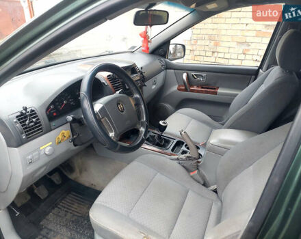 Зелений Кіа Соренто, об'ємом двигуна 2.5 л та пробігом 310 тис. км за 3250 $, фото 7 на Automoto.ua