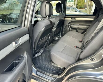 Зеленый Киа Соренто, объемом двигателя 2.2 л и пробегом 270 тыс. км за 13200 $, фото 10 на Automoto.ua