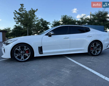 Білий Кіа Stinger, об'ємом двигуна 3.34 л та пробігом 115 тис. км за 23500 $, фото 7 на Automoto.ua