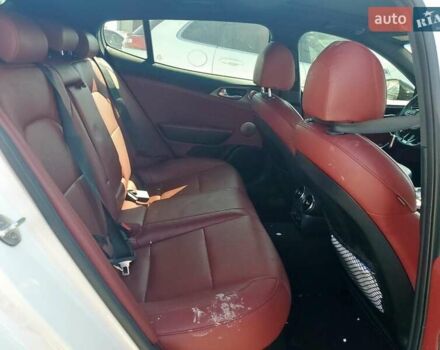 Белый Киа Stinger, объемом двигателя 3.34 л и пробегом 85 тыс. км за 6150 $, фото 9 на Automoto.ua