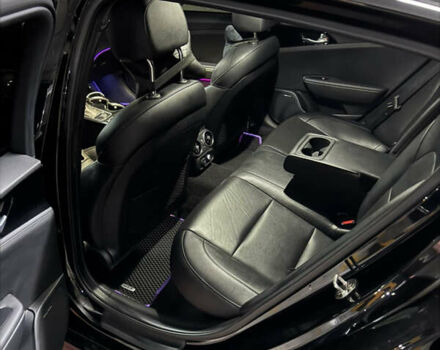 Черный Киа Stinger, объемом двигателя 2 л и пробегом 57 тыс. км за 17500 $, фото 23 на Automoto.ua