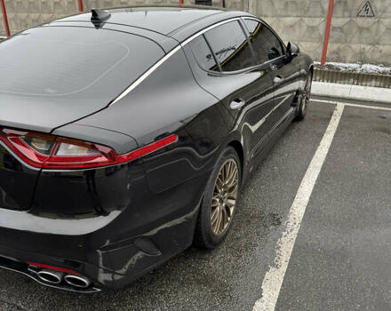 Черный Киа Stinger, объемом двигателя 2 л и пробегом 57 тыс. км за 17500 $, фото 1 на Automoto.ua