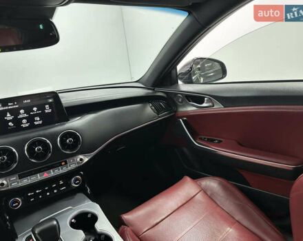 Черный Киа Stinger, объемом двигателя 3.34 л и пробегом 55 тыс. км за 25999 $, фото 18 на Automoto.ua