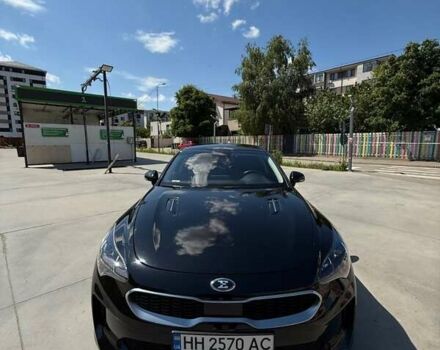 Черный Киа Stinger, объемом двигателя 2 л и пробегом 43 тыс. км за 21300 $, фото 1 на Automoto.ua