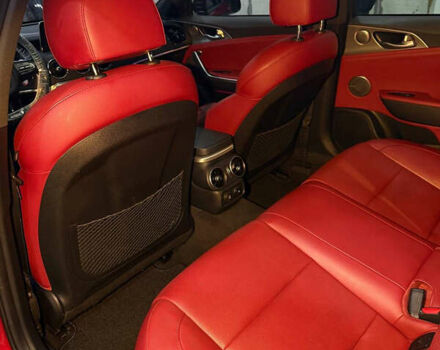Красный Киа Stinger, объемом двигателя 3.34 л и пробегом 145 тыс. км за 26200 $, фото 5 на Automoto.ua