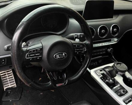 Красный Киа Stinger, объемом двигателя 3.3 л и пробегом 80 тыс. км за 10000 $, фото 4 на Automoto.ua