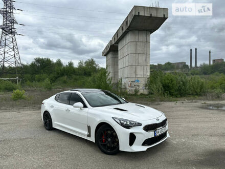 Киа Stinger, объемом двигателя 2 л и пробегом 65 тыс. км за 30000 $, фото 1 на Automoto.ua