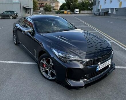 Серый Киа Stinger, объемом двигателя 3.34 л и пробегом 80 тыс. км за 27999 $, фото 1 на Automoto.ua