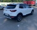 Белый Киа Stonic, объемом двигателя 1.6 л и пробегом 90 тыс. км за 16100 $, фото 3 на Automoto.ua