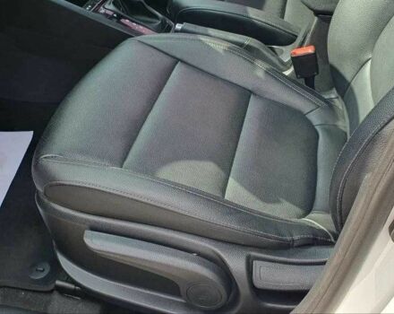 Білий Кіа Stonic, об'ємом двигуна 1.6 л та пробігом 189 тис. км за 16050 $, фото 7 на Automoto.ua