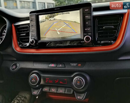 Белый Киа Stonic, объемом двигателя 1.6 л и пробегом 164 тыс. км за 15955 $, фото 19 на Automoto.ua