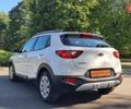 Белый Киа Stonic, объемом двигателя 1.37 л и пробегом 137 тыс. км за 13000 $, фото 5 на Automoto.ua