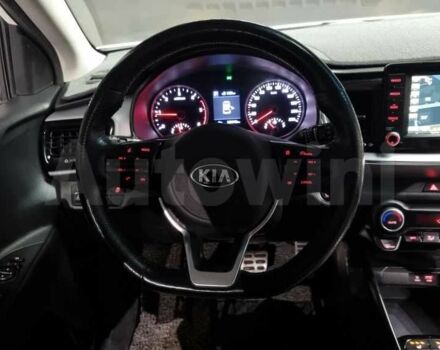 Белый Киа Stonic, объемом двигателя 1.6 л и пробегом 103 тыс. км за 9800 $, фото 8 на Automoto.ua