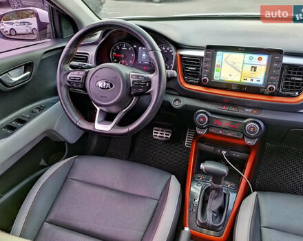 Белый Киа Stonic, объемом двигателя 1.6 л и пробегом 164 тыс. км за 15955 $, фото 18 на Automoto.ua