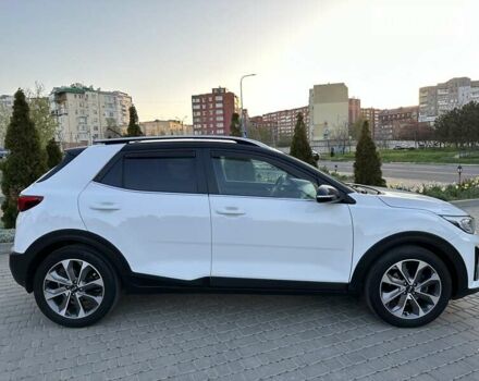 Білий Кіа Stonic, об'ємом двигуна 1.37 л та пробігом 78 тис. км за 14800 $, фото 2 на Automoto.ua