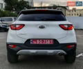 Белый Киа Stonic, объемом двигателя 1.6 л и пробегом 164 тыс. км за 15955 $, фото 7 на Automoto.ua