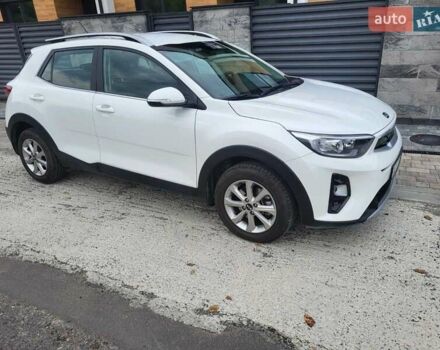 Білий Кіа Stonic, об'ємом двигуна 1.4 л та пробігом 31 тис. км за 16500 $, фото 1 на Automoto.ua