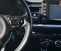 Белый Киа Stonic, объемом двигателя 1.37 л и пробегом 137 тыс. км за 13000 $, фото 8 на Automoto.ua