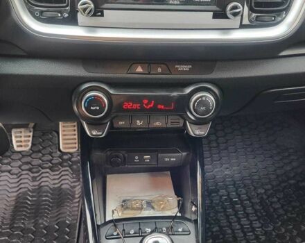 Білий Кіа Stonic, об'ємом двигуна 1.4 л та пробігом 31 тис. км за 17000 $, фото 6 на Automoto.ua